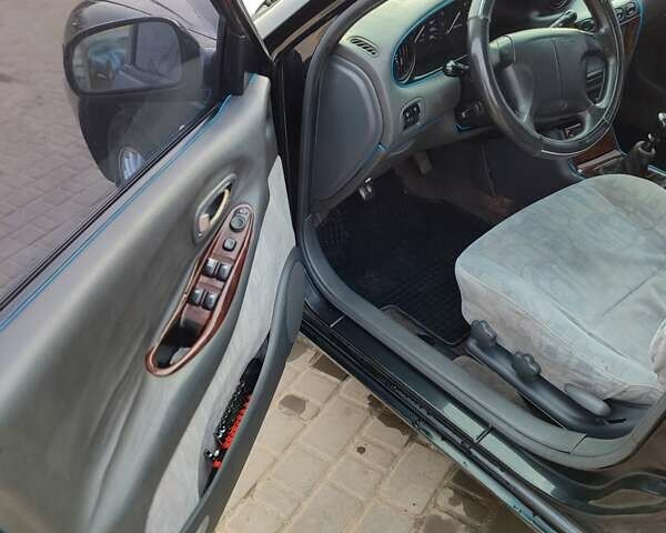 Дэу Леганза, объемом двигателя 2 л и пробегом 280 тыс. км за 1800 $, фото 1 на Automoto.ua