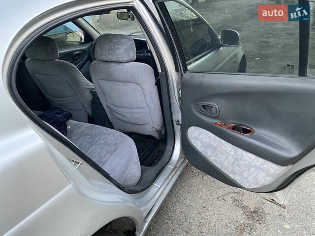 Серый Дэу Леганза, объемом двигателя 2 л и пробегом 238 тыс. км за 1300 $, фото 5 на Automoto.ua