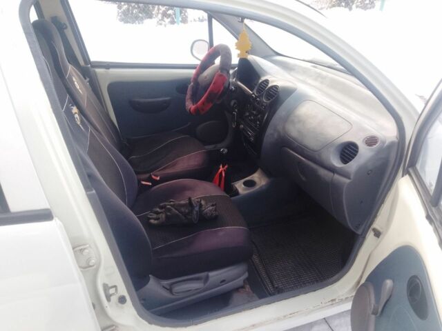 Белый Дэу Матиз, объемом двигателя 0.8 л и пробегом 207 тыс. км за 1200 $, фото 12 на Automoto.ua