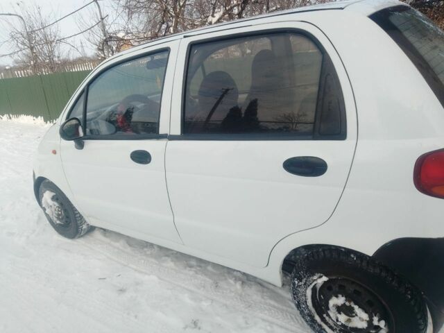 Белый Дэу Матиз, объемом двигателя 0.8 л и пробегом 207 тыс. км за 1200 $, фото 4 на Automoto.ua