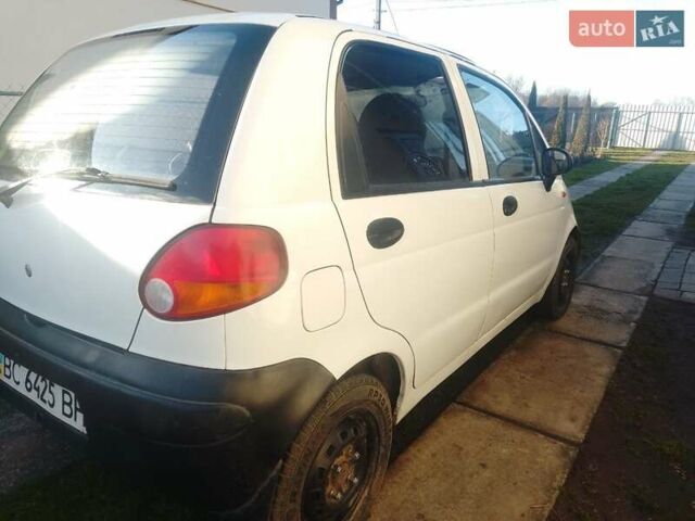 Белый Дэу Матиз, объемом двигателя 0.8 л и пробегом 177 тыс. км за 1200 $, фото 2 на Automoto.ua