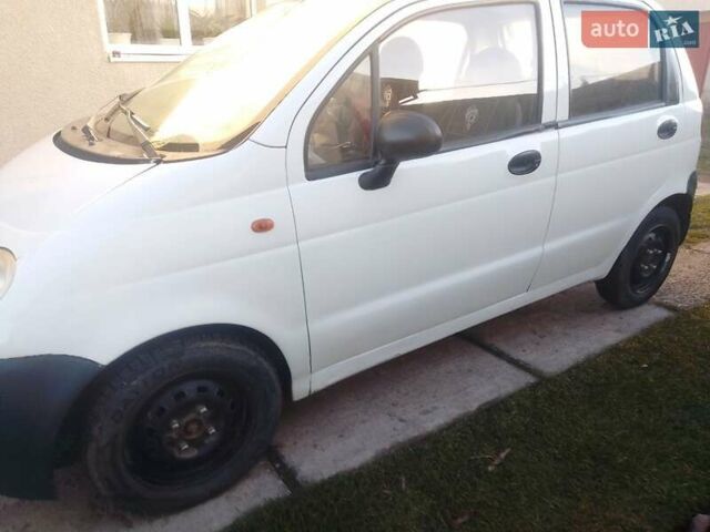 Белый Дэу Матиз, объемом двигателя 0.8 л и пробегом 177 тыс. км за 1200 $, фото 5 на Automoto.ua