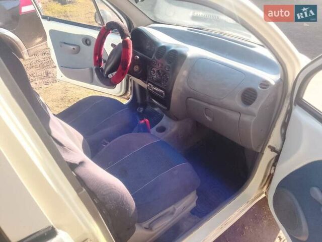Белый Дэу Матиз, объемом двигателя 0.8 л и пробегом 177 тыс. км за 1200 $, фото 7 на Automoto.ua