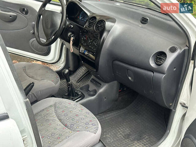 Білий Деу Матіз, об'ємом двигуна 0.8 л та пробігом 240 тис. км за 1399 $, фото 4 на Automoto.ua