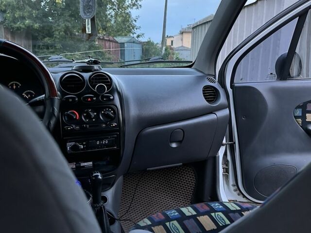 Белый Дэу Матиз, объемом двигателя 1 л и пробегом 187 тыс. км за 2500 $, фото 8 на Automoto.ua