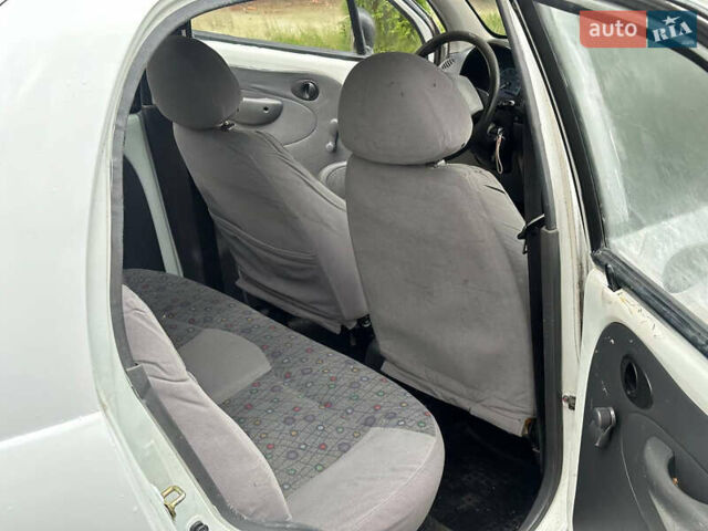 Білий Деу Матіз, об'ємом двигуна 0.8 л та пробігом 240 тис. км за 1399 $, фото 7 на Automoto.ua