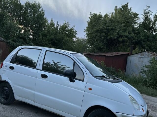 Белый Дэу Матиз, объемом двигателя 1 л и пробегом 187 тыс. км за 2500 $, фото 4 на Automoto.ua