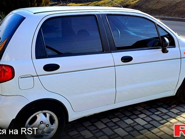 Белый Дэу Матиз, объемом двигателя 1 л и пробегом 158 тыс. км за 2999 $, фото 3 на Automoto.ua