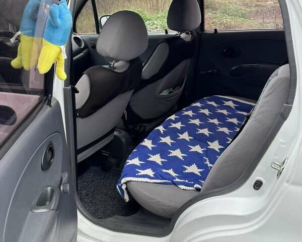 Білий Деу Матіз, об'ємом двигуна 0.8 л та пробігом 118 тис. км за 2000 $, фото 8 на Automoto.ua