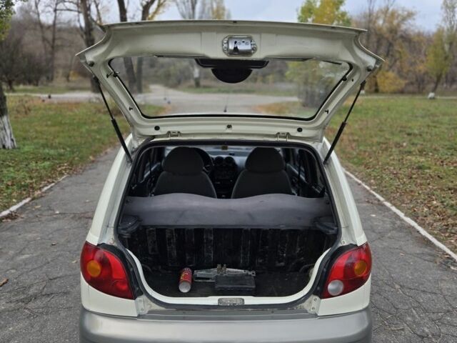 Белый Дэу Матиз, объемом двигателя 1 л и пробегом 164 тыс. км за 2550 $, фото 11 на Automoto.ua