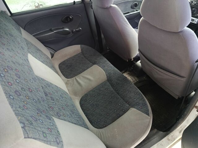 Белый Дэу Матиз, объемом двигателя 0.8 л и пробегом 200 тыс. км за 1192 $, фото 5 на Automoto.ua