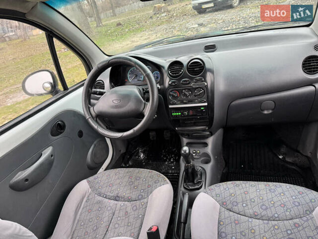 Білий Деу Матіз, об'ємом двигуна 0.8 л та пробігом 130 тис. км за 1999 $, фото 6 на Automoto.ua