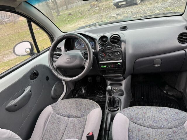 Білий Деу Матіз, об'ємом двигуна 0.8 л та пробігом 130 тис. км за 1999 $, фото 4 на Automoto.ua