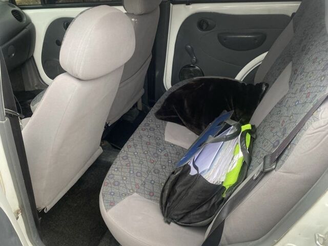 Білий Деу Матіз, об'ємом двигуна 0.8 л та пробігом 130 тис. км за 1950 $, фото 4 на Automoto.ua