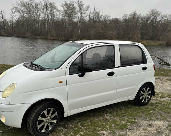 Білий Деу Матіз, об'ємом двигуна 0.8 л та пробігом 130 тис. км за 1999 $, фото 2 на Automoto.ua