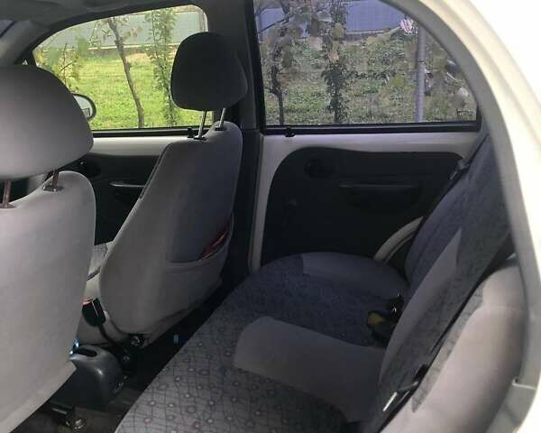 Белый Дэу Матиз, объемом двигателя 0.8 л и пробегом 138 тыс. км за 2300 $, фото 9 на Automoto.ua
