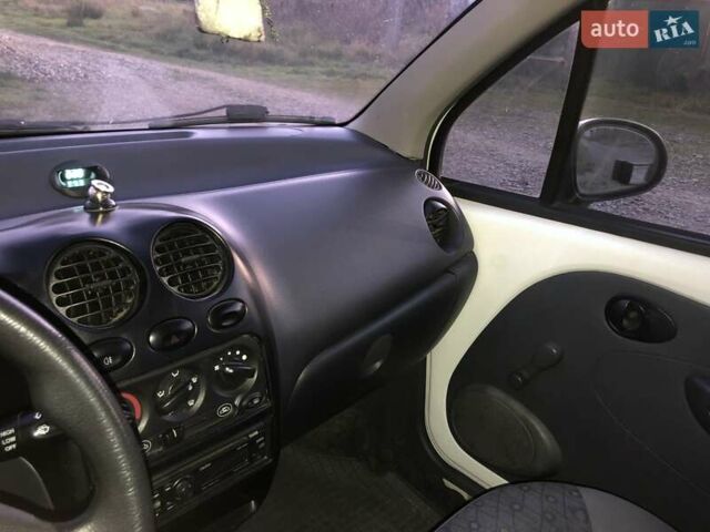 Белый Дэу Матиз, объемом двигателя 0.8 л и пробегом 138 тыс. км за 2300 $, фото 7 на Automoto.ua