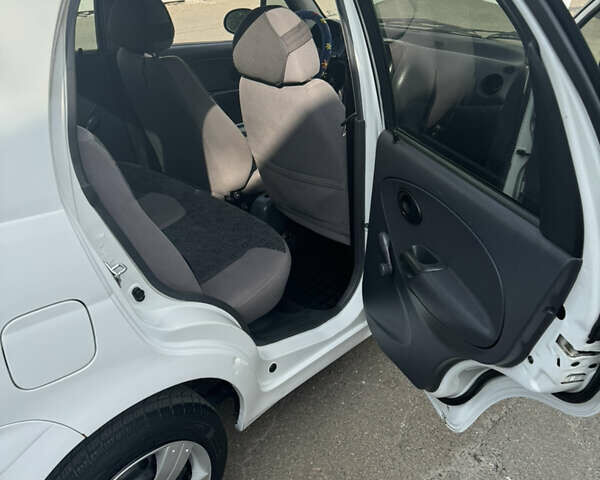 Білий Деу Матіз, об'ємом двигуна 0.8 л та пробігом 70 тис. км за 3800 $, фото 11 на Automoto.ua