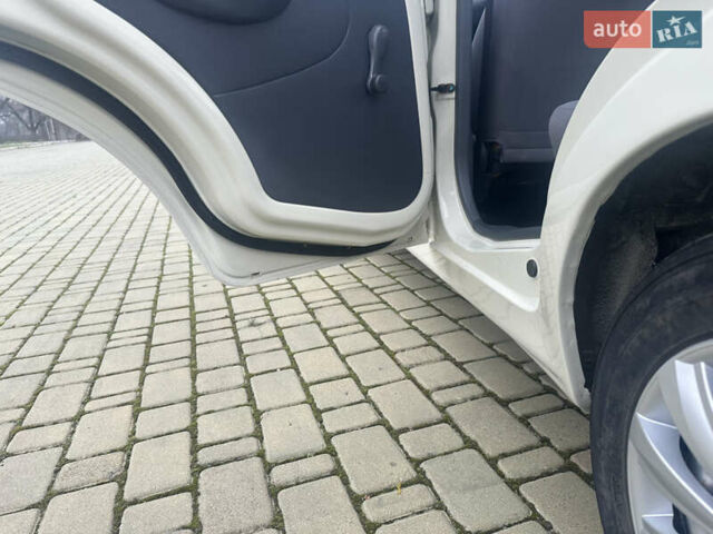 Белый Дэу Матиз, объемом двигателя 0.8 л и пробегом 75 тыс. км за 1999 $, фото 3 на Automoto.ua