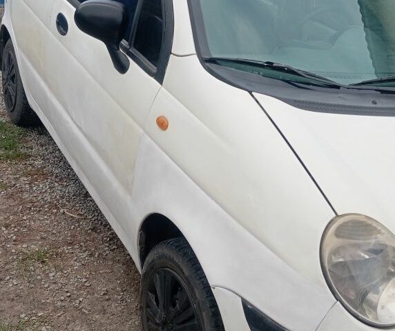 Белый Дэу Матиз, объемом двигателя 0.8 л и пробегом 135 тыс. км за 1950 $, фото 4 на Automoto.ua
