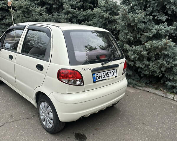 Белый Дэу Матиз, объемом двигателя 0.8 л и пробегом 75 тыс. км за 2200 $, фото 3 на Automoto.ua