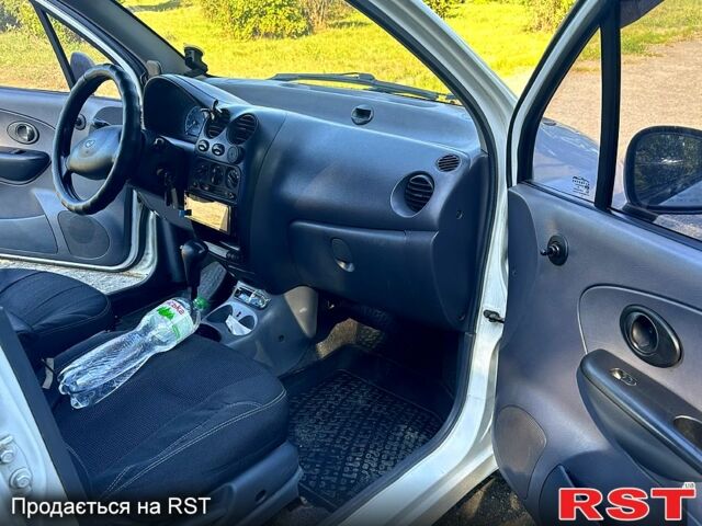 Белый Дэу Матиз, объемом двигателя 0.8 л и пробегом 120 тыс. км за 2500 $, фото 9 на Automoto.ua
