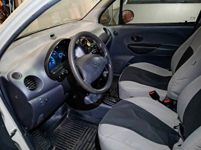 Белый Дэу Матиз, объемом двигателя 0.8 л и пробегом 165 тыс. км за 3500 $, фото 4 на Automoto.ua