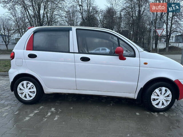 Белый Дэу Матиз, объемом двигателя 0.8 л и пробегом 35 тыс. км за 1600 $, фото 3 на Automoto.ua