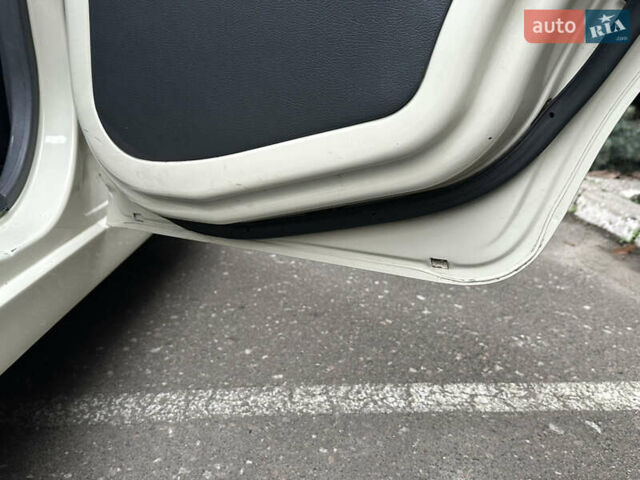 Белый Дэу Матиз, объемом двигателя 0.8 л и пробегом 75 тыс. км за 1999 $, фото 18 на Automoto.ua