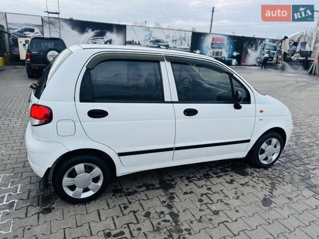Білий Деу Матіз, об'ємом двигуна 0.8 л та пробігом 72 тис. км за 3300 $, фото 3 на Automoto.ua