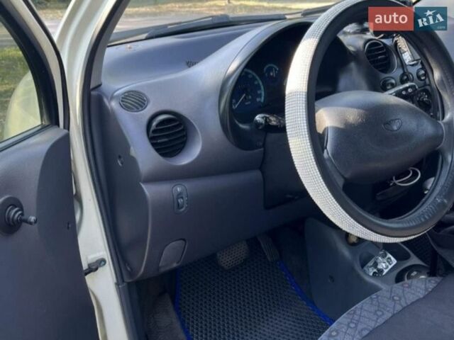 Белый Дэу Матиз, объемом двигателя 0.8 л и пробегом 100 тыс. км за 3000 $, фото 1 на Automoto.ua