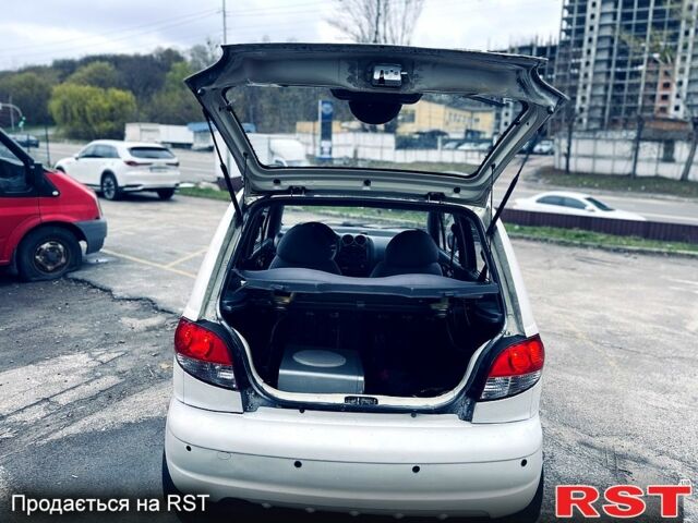 Білий Деу Матіз, об'ємом двигуна 0.8 л та пробігом 165 тис. км за 2399 $, фото 8 на Automoto.ua