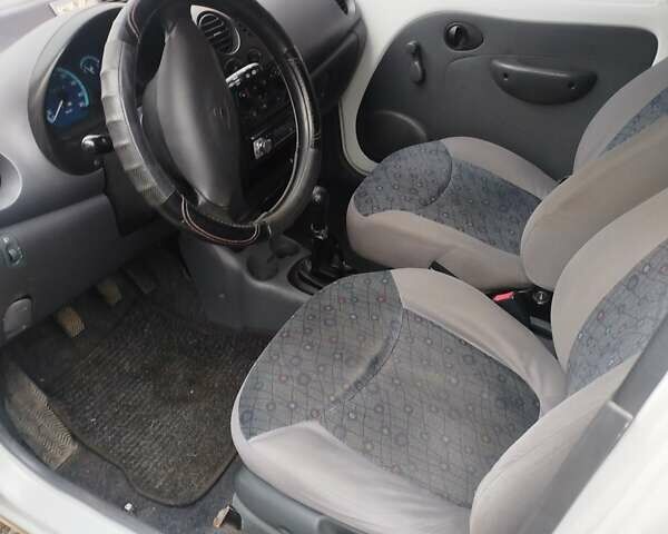 Білий Деу Матіз, об'ємом двигуна 0.8 л та пробігом 100 тис. км за 2200 $, фото 2 на Automoto.ua