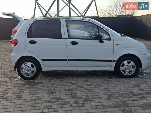Белый Дэу Матиз, объемом двигателя 0.8 л и пробегом 143 тыс. км за 3000 $, фото 1 на Automoto.ua