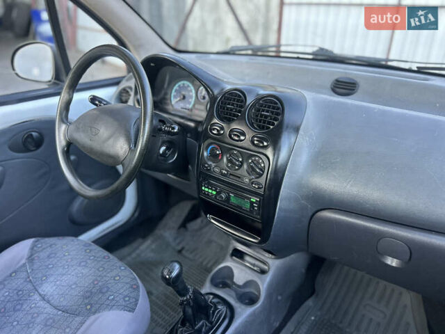 Белый Дэу Матиз, объемом двигателя 0.8 л и пробегом 140 тыс. км за 1550 $, фото 5 на Automoto.ua