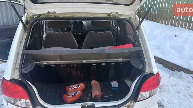 Білий Деу Матіз, об'ємом двигуна 0.8 л та пробігом 143 тис. км за 2400 $, фото 8 на Automoto.ua