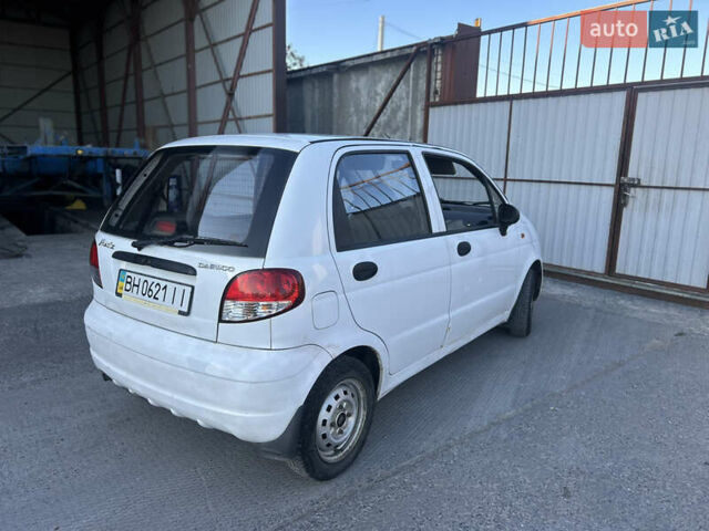 Белый Дэу Матиз, объемом двигателя 0.8 л и пробегом 140 тыс. км за 1550 $, фото 1 на Automoto.ua
