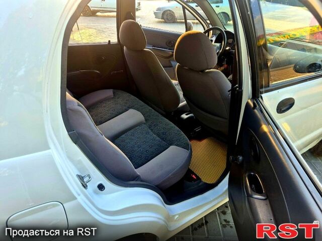 Белый Дэу Матиз, объемом двигателя 0.8 л и пробегом 160 тыс. км за 1499 $, фото 7 на Automoto.ua