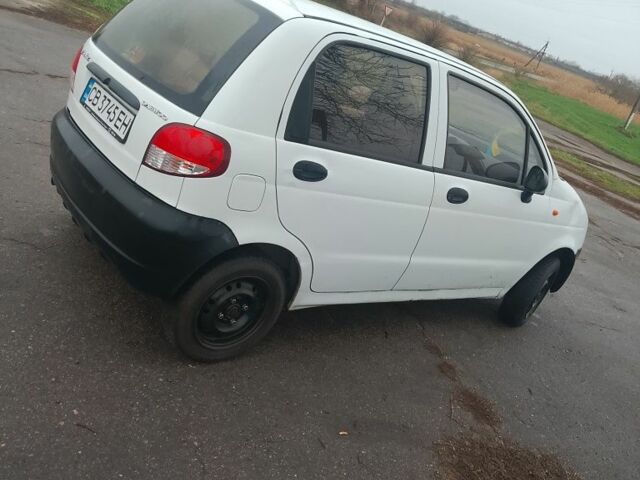 Белый Дэу Матиз, объемом двигателя 0.8 л и пробегом 60 тыс. км за 2133 $, фото 4 на Automoto.ua