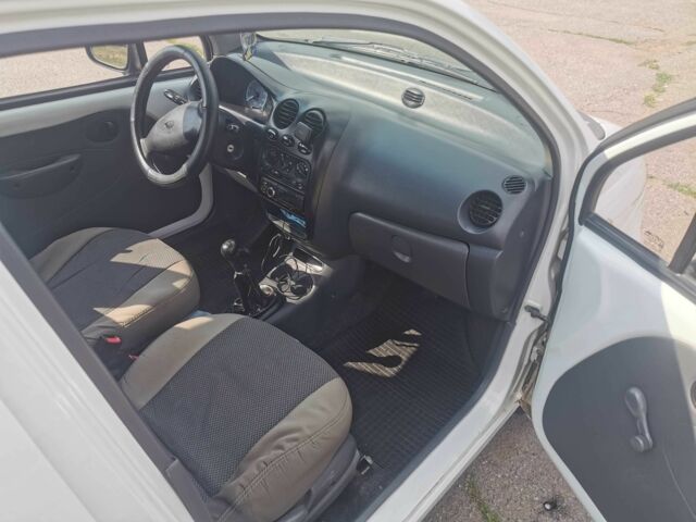 Білий Деу Матіз, об'ємом двигуна 0.8 л та пробігом 95 тис. км за 2500 $, фото 6 на Automoto.ua