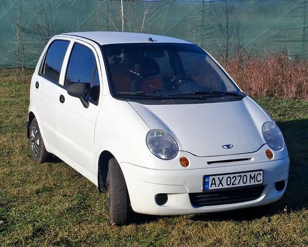 Белый Дэу Матиз, объемом двигателя 0.8 л и пробегом 115 тыс. км за 2300 $, фото 2 на Automoto.ua