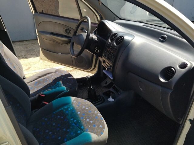 Белый Дэу Матиз, объемом двигателя 0.8 л и пробегом 90 тыс. км за 3200 $, фото 5 на Automoto.ua