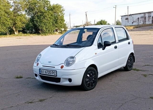 Белый Дэу Матиз, объемом двигателя 0.8 л и пробегом 107 тыс. км за 2000 $, фото 3 на Automoto.ua
