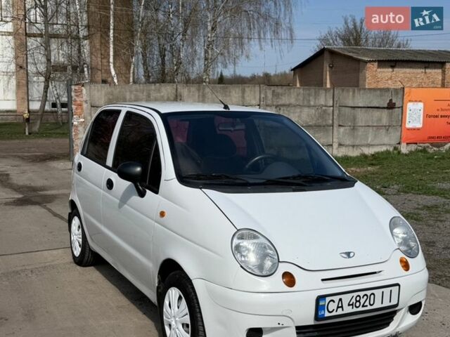 Белый Дэу Матиз, объемом двигателя 0.8 л и пробегом 160 тыс. км за 1500 $, фото 1 на Automoto.ua