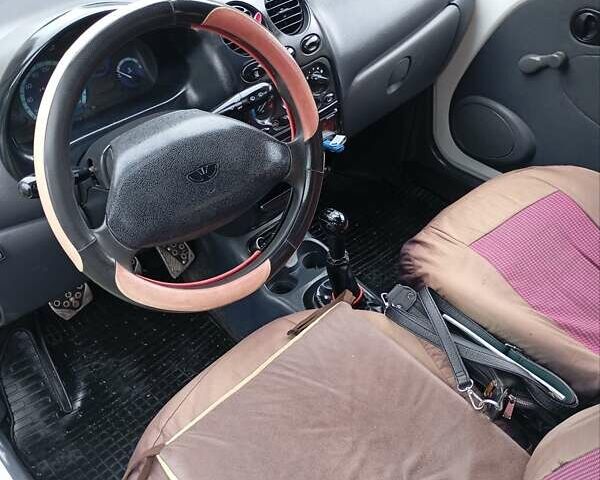 Білий Деу Матіз, об'ємом двигуна 0.8 л та пробігом 280 тис. км за 1480 $, фото 7 на Automoto.ua