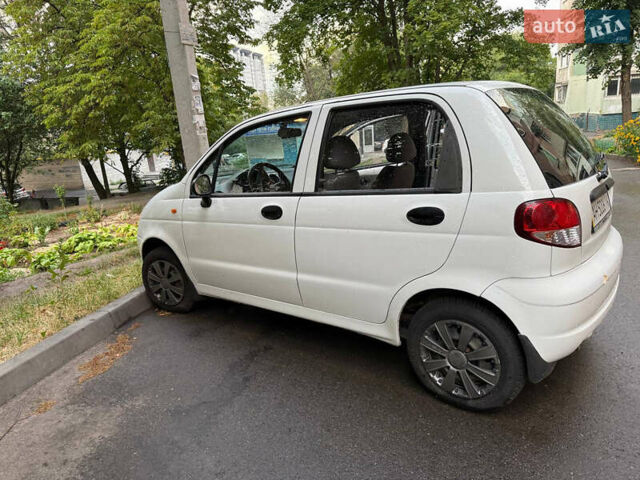 Білий Деу Матіз, об'ємом двигуна 0.8 л та пробігом 65 тис. км за 2400 $, фото 2 на Automoto.ua