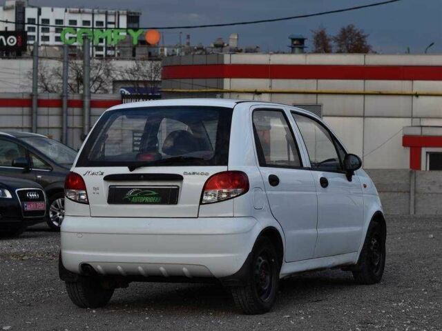 Белый Дэу Матиз, объемом двигателя 0.8 л и пробегом 111 тыс. км за 2200 $, фото 1 на Automoto.ua