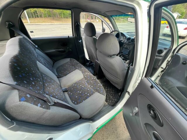 Білий Деу Матіз, об'ємом двигуна 0.8 л та пробігом 168 тис. км за 2000 $, фото 9 на Automoto.ua