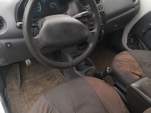 Белый Дэу Матиз, объемом двигателя 0.8 л и пробегом 60 тыс. км за 2133 $, фото 2 на Automoto.ua