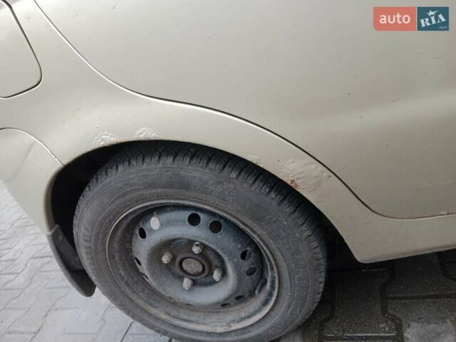 Бежевый Дэу Матиз, объемом двигателя 0.8 л и пробегом 186 тыс. км за 900 $, фото 2 на Automoto.ua